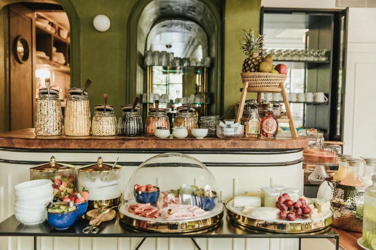Hotel Bienvenue Paris